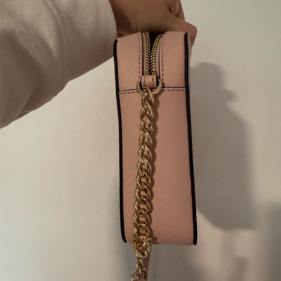 Michael Kors Blush Crossbody Bag with Gold Chain - Picture 2 of 4